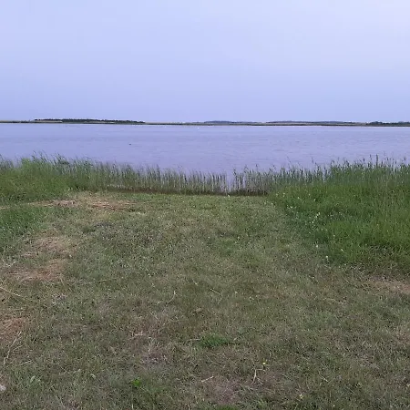 Kadakasuitsu Loodustalu * Saarekula