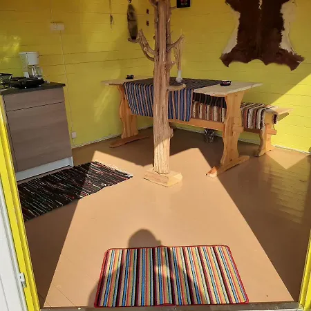 Kadakasuitsu Loodustalu Ferienhaus Saarekula